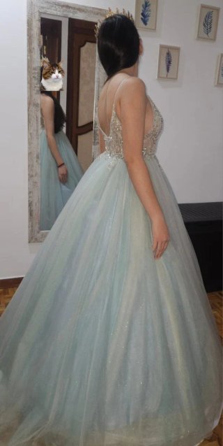 Vestido de XV años azul con pedrería