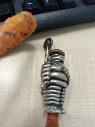 Encendedor antiguo tipo Michelin