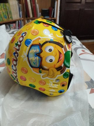 Casco infantil amarillo Lacasitos