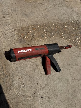 Pistola Hilti per silicone bicomponente