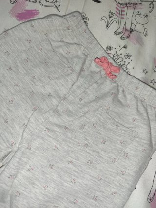 Lote 2 pantaloncitos niña poco uso.