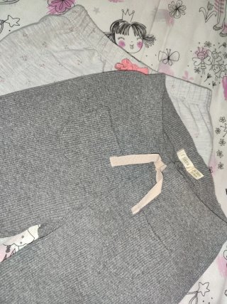 Lote 2 pantaloncitos niña poco uso.