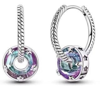 Aros con diseño de estrellas y cristal multicolor