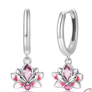 Aros de flor de loto rosa y plateados