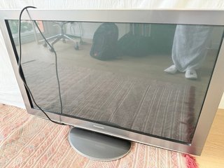 Televisor Panasonic Plata. 42”
