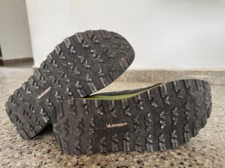 Zapatillas trail Ronhill Freedom casi nuevas 40.5