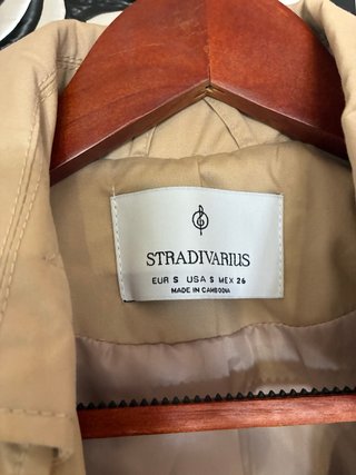 Gabardina Stradivarius Beige Talla S