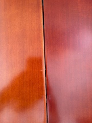 Mesa de salón de madera, plegable y alzable.