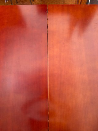 Mesa de salón de madera, plegable y alzable.