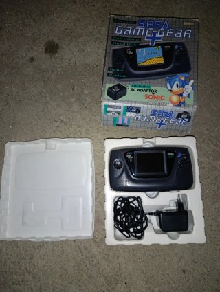 Sega Game Gear + Accesorios