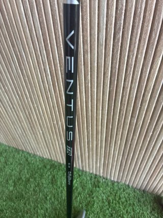 Palos de Golf Qi 2025