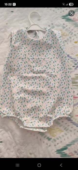 Traje de bebé sin estrenar