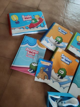 Caja Polyglot Home, baby brain