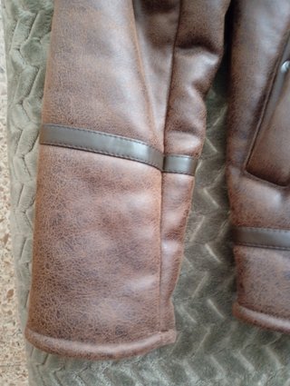 Chaqueta marrón con borreguito