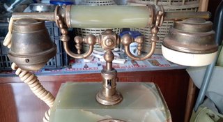 Colonnina marmo con telefono d'epoca