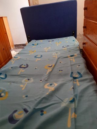 Puf cama azul de tela