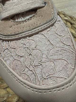Bambas rosas clarito GUess