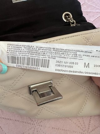 Bolso beige acolchado Stradivarius Entrega en pers
