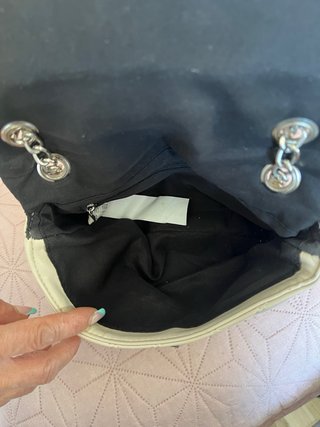 Bolso beige acolchado Stradivarius Entrega en pers