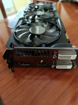 Tarjeta Gráfica Gigabyte R929 OC 4GB Windforce