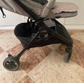 Silla de paseo Joie gris