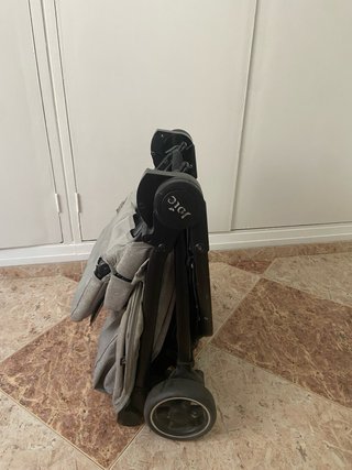 Silla de paseo Joie gris