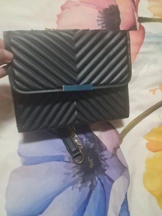 Bolso de fiesta negro y dorado