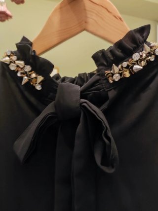 Vestido fiesta negro con pedrería