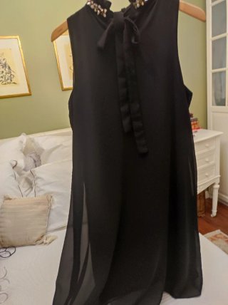 Vestido fiesta negro con pedrería