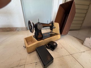 Máquina de Coser Singer Antigua