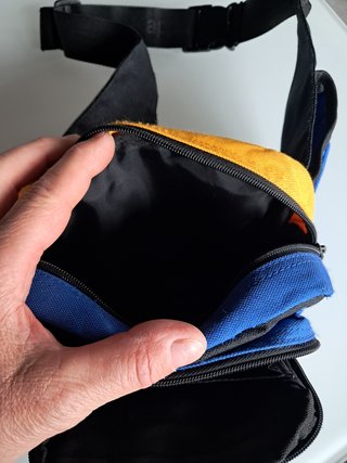 Marsupio Kappa Blu/Arancio/Nero con Tasche e Zip.