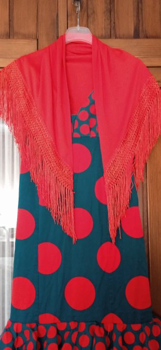 Traje Flamenca Gitana.REGALO el  manton