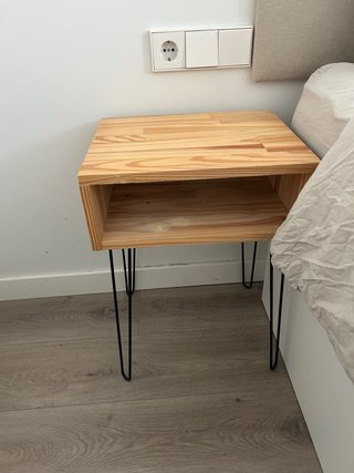 2 Mesitas de noche madera y metal
