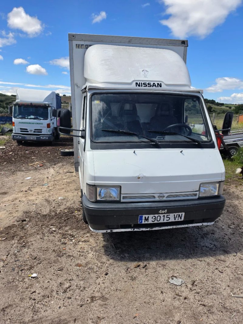 Nissan Trade 1998 - foto 1