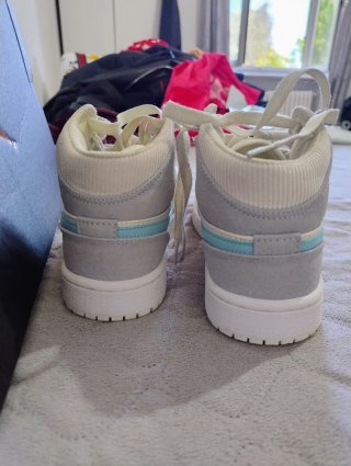 Scarpe Jordan Mid Beige Blu Grigio