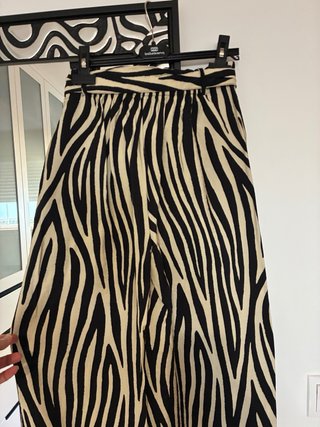 Pantalón ancho estampado cebra
