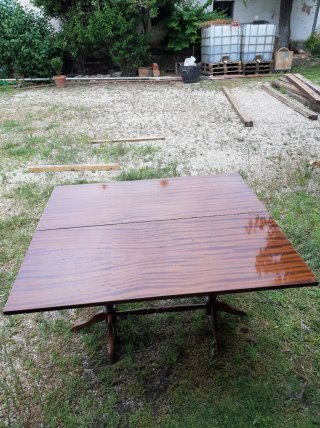 Mesa auxiliar vintage de madera
