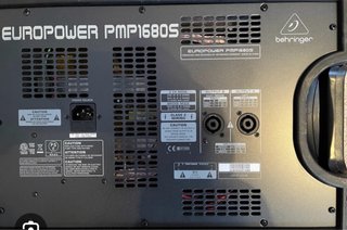 Mesa de mezclas Behringer PMP1680S