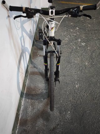 Bicicleta Orbea Blanca en muy buen estado