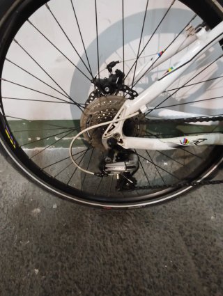 Bicicleta Orbea Blanca en muy buen estado