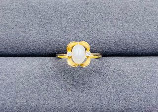 Anillo Oro 18K con piedras. Peso: 1,36gr