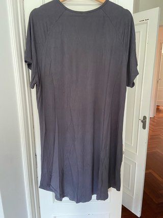 Camisón gris con botones