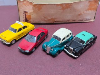 Lote 11 Taxis 1/43 con defectos