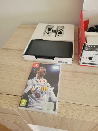 Nintendo Switch OLED Blanca + Juego y Accesorios