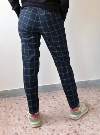 Pantaloni Uniqlo a quadri grigi