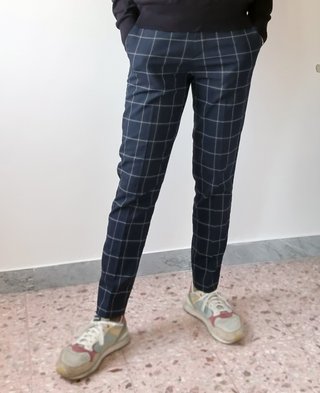 Pantaloni Uniqlo a quadri grigi