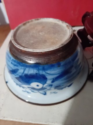Cuenco antiguo de porcelana azul