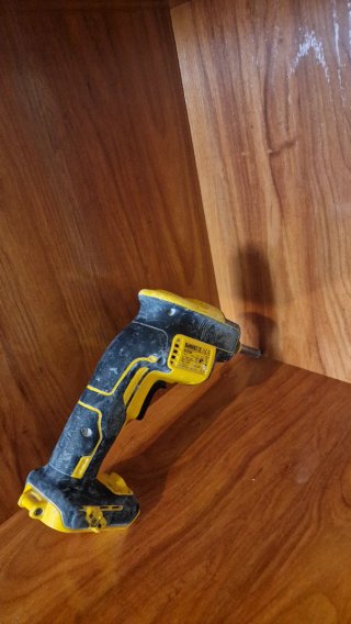 Atornilladora Pladur Dewalt DCF620