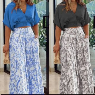 Conjunto Crop Top y Pantalón Estampado