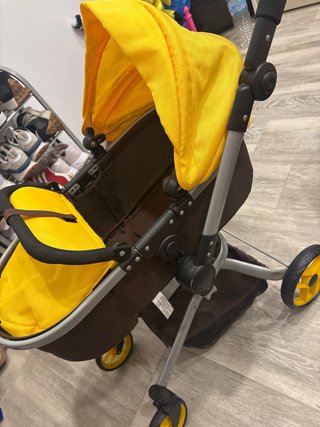Carrito de muñeca Miyo amarillo
